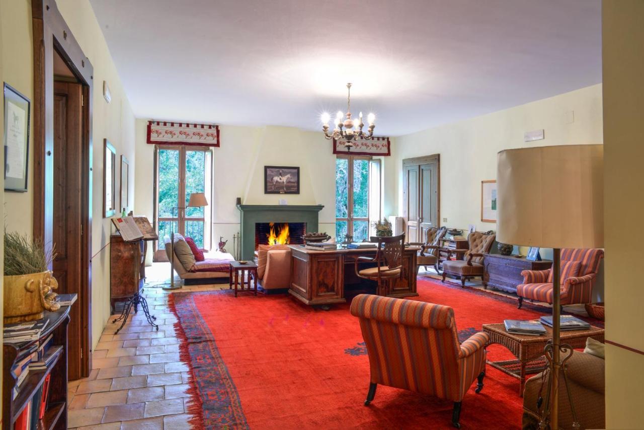 Hotel Torre Camigliati Dimora Storica à Camigliatello Silano Extérieur photo